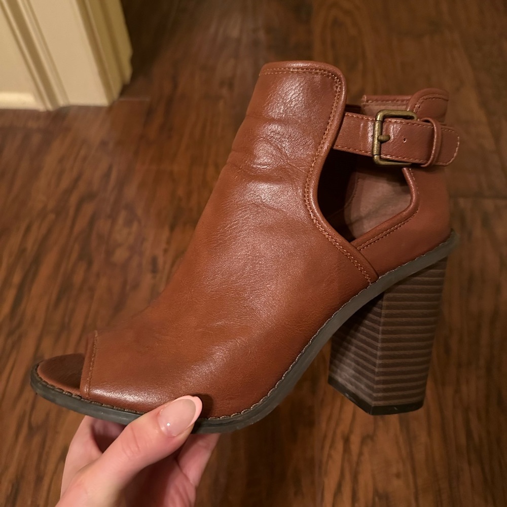Forever 21 booties. Size 7 & 1/2. Brown